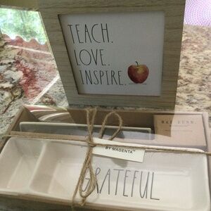 Rae Dunn teacher plaque & desk set. New
